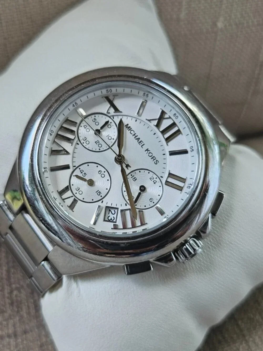 Michael Kors Wrsitwatch Multi Function Silver Tone Analog Date Calendar Watch